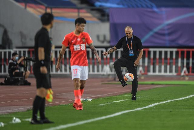 媒体人盛赞中国男篮变化明显 应该与乔帅续约