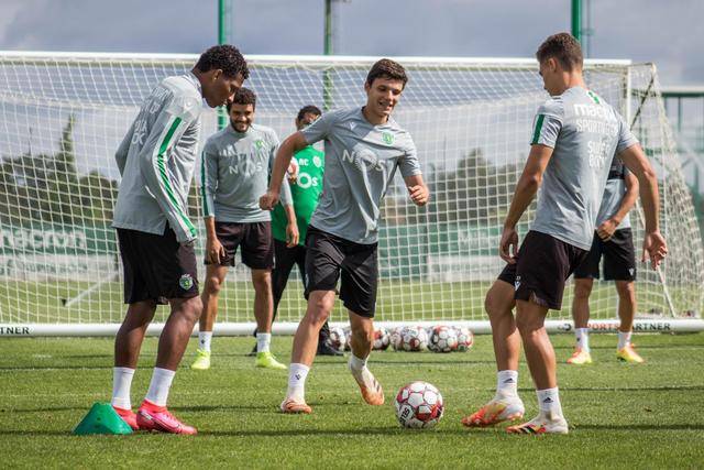 季后赛-米切尔30分阿伦16+18 骑士力克魔术1-0