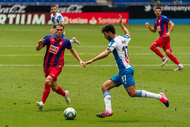 英联杯曼城黑旋风驰骋 数据:纽卡鏖战难取胜